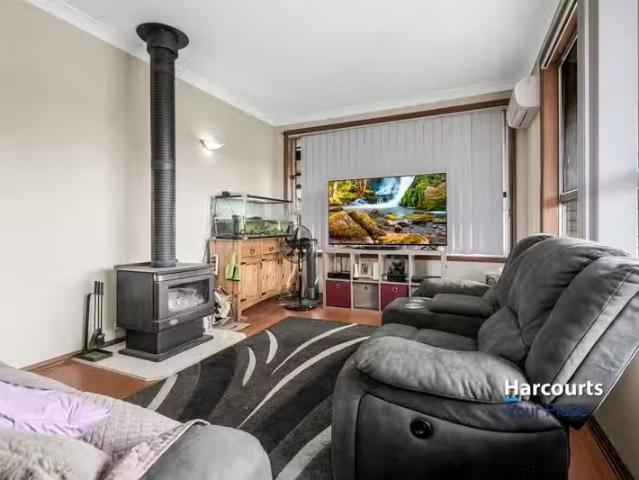 Charming 42A Brisbane Street, OXLEY PARK, NSW 2760 House for.