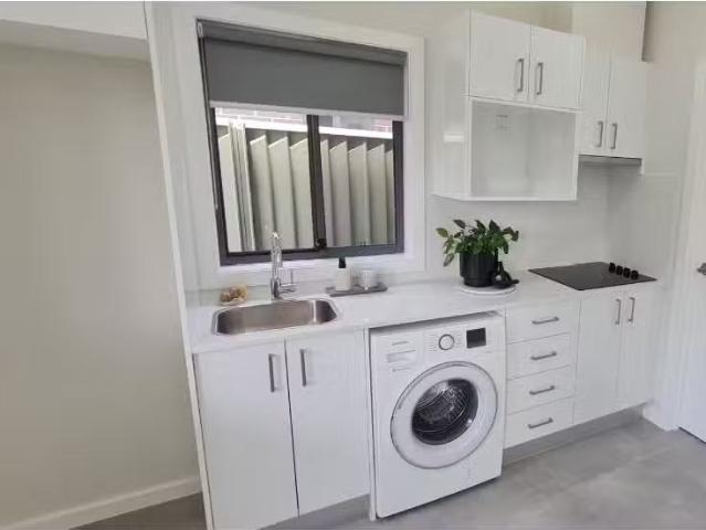 Cozy 42B The Crescent, Toongabbie House for rent Listed by Pr.