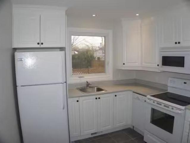 Rental! 43153349 108 King Street #3