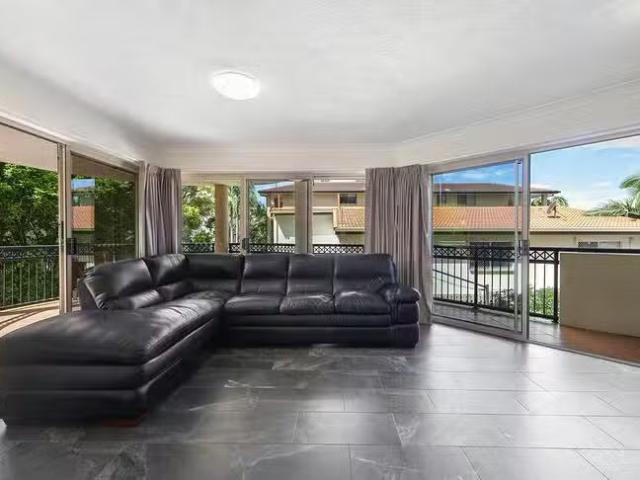For Rent! 4/31 33 Peerless Avenue, Mermaid Beach, QLD 4218