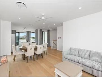 Cheap 4/327 Cavendish Road, Coorparoo Townhouse for rent List.