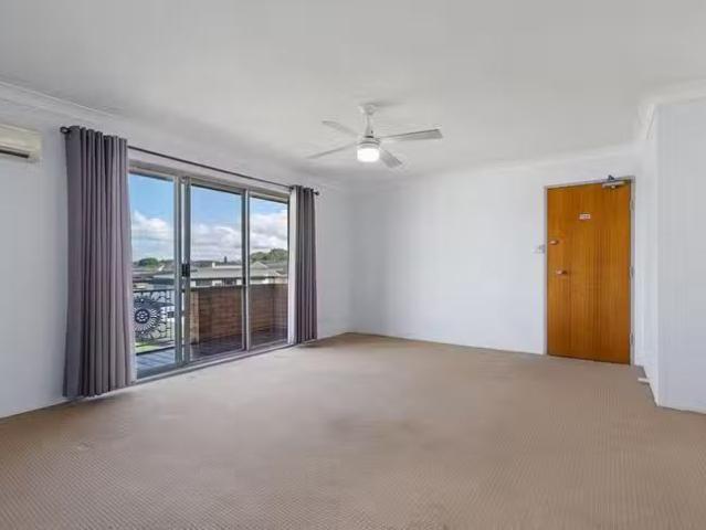 Cheap 4/3 Recreation Lane, Tuncurry, NSW 2428
