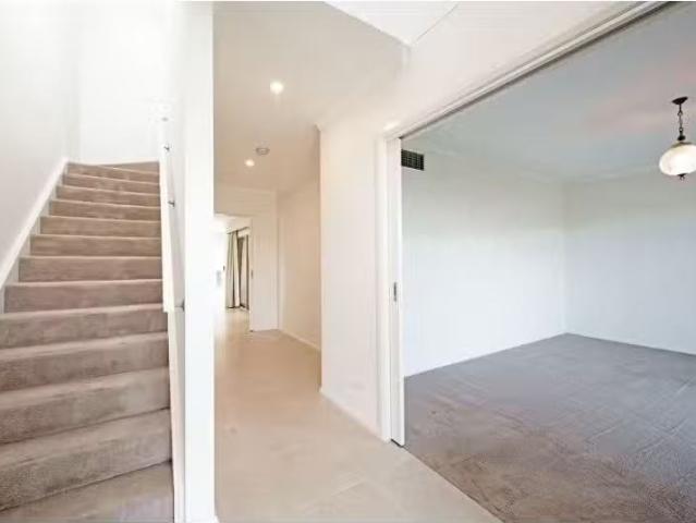 Cozy 43 Solong Street, Lawson House for rent Listed by Janell.