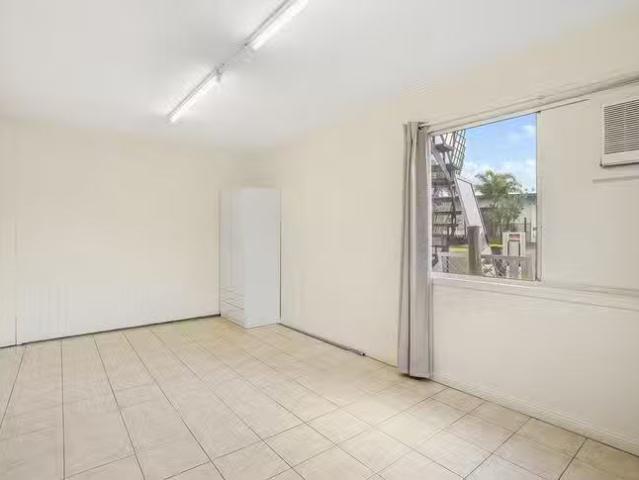 Cheap 43B Joan Street, Bungalow, QLD 4870