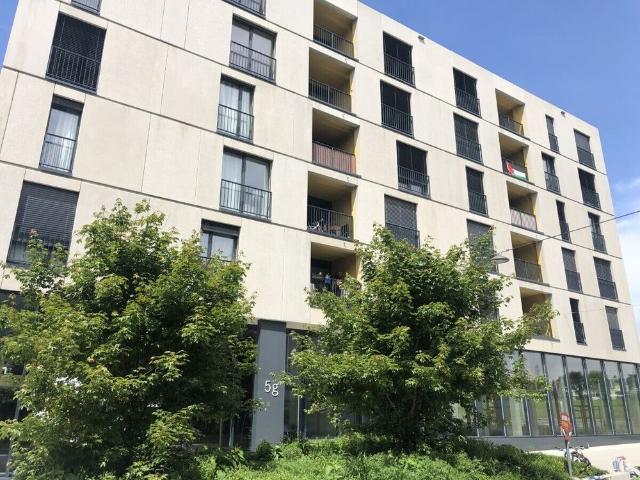 Nice 4.5 room apartment located on the 5th floor of the building
