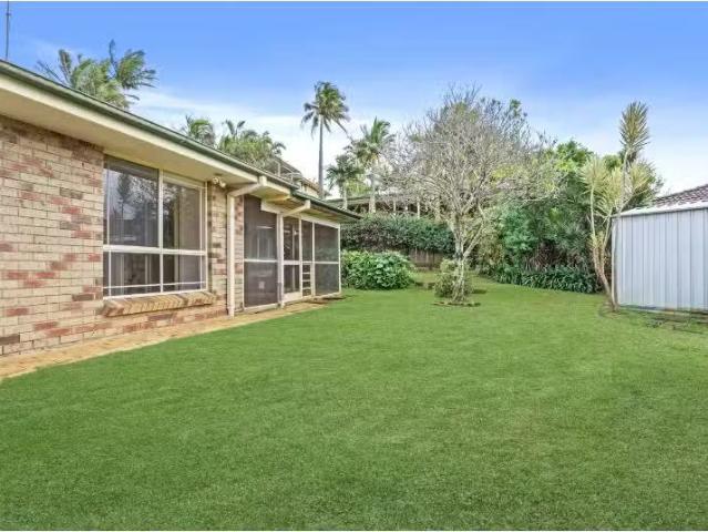New 4 Cashel Crescent, BANORA POINT House for rent Listed by.