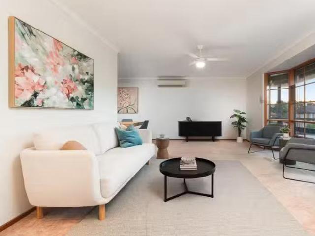 Just in! 4 Astran Court, Endeavour Hills, VIC 3802