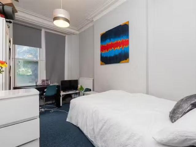 Cheap 4 BA House share for rent in 41 Carnarvon Road, Redland.