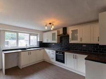New 4 bedroom town house for rent in Six Acres, Quinton, B32