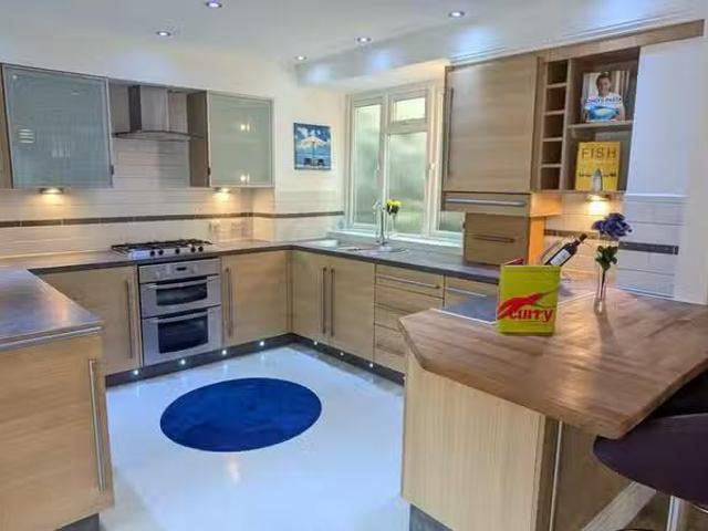 Just in! 4 bedroom cottage for rent in Bathway, Chewton Mendip.