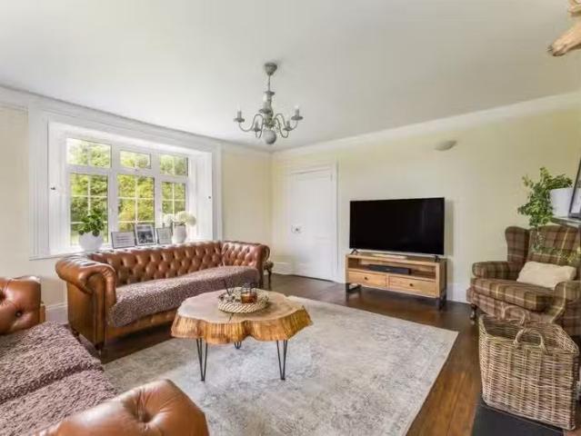 Just in! 4 bedroom detached house for rent in Ayot St. Lawrenc.