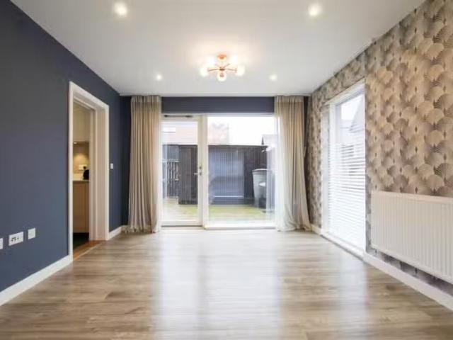 Rental! 4 bedroom detached house for rent in Royal Way, Trumpi.