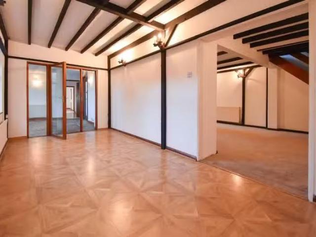 Cheap 4 bedroom house for rent in Horseman Side, Brentwood, Es.