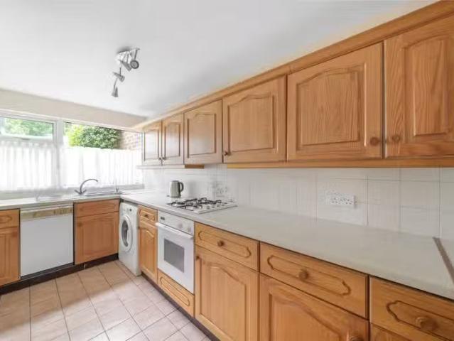 New 4 bedroom property to let in Canterbury Close, Beckenham.