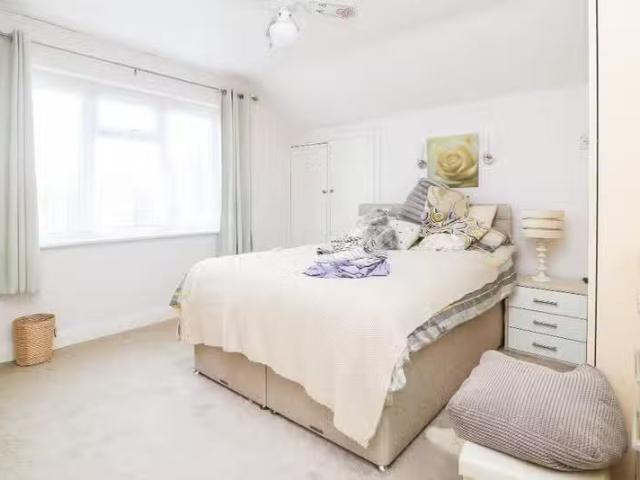 Cheap 4 bedroom semi detached house for rent in Eden Way, Beck.
