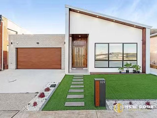 For Rent! 4 BR 109 Robin Boyd Crescent, Taylor, ACT 2913