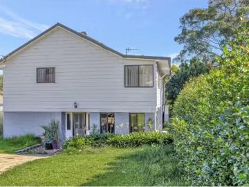 Just in! 4 BR 102 Station Street, Bonnells Bay House for rent.