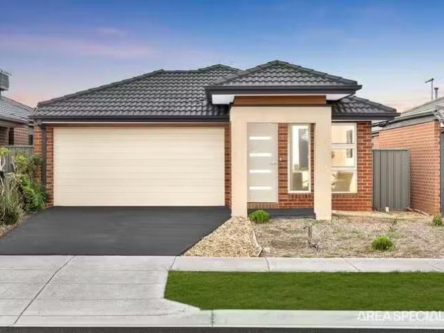 Cheap 4 BR 10 Raspberry Way, Kurunjang, VIC 3337