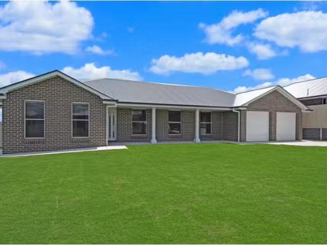 Cozy 4 BR 110 Hughes Street, Kelso House for rent Listed by B.