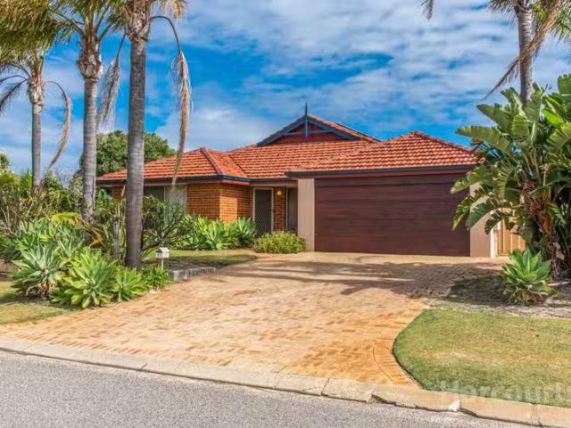 Charming 4 BR 11 Porto Santo Green, SECRET HARBOUR, WA 6173.