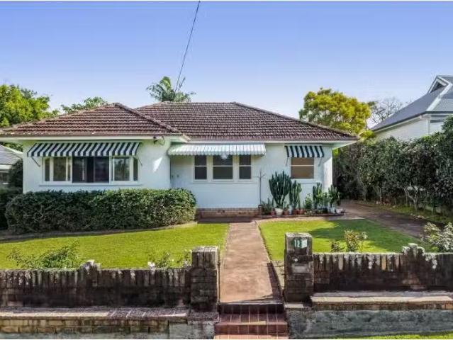 Rental! 4 BR 12 Granuaille Road, Bangalow House for rent List.