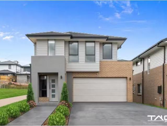 Nice 4 BR 12 Quarter Street, BOX HILL House for rent Listed b.