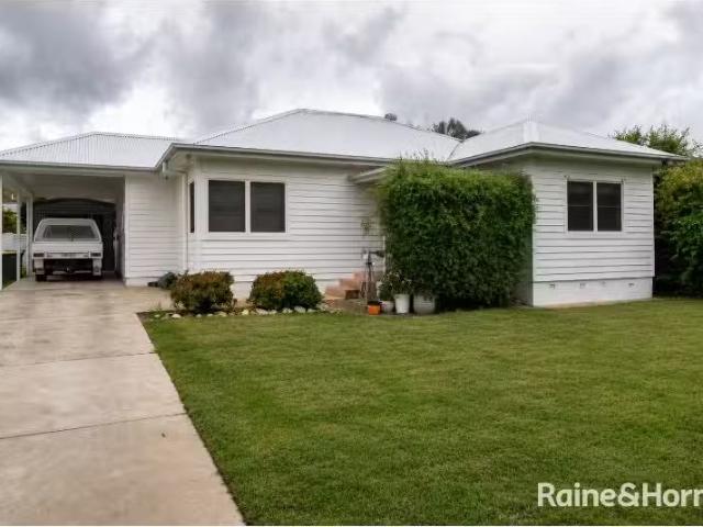 Deal! 4 BR 130 Grove Street, KOORINGAL House for rent Listed.