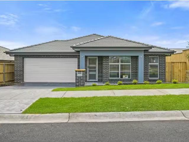 Charming 4 BR 13 Regina Way, CHISHOLM House for rent Listed b.
