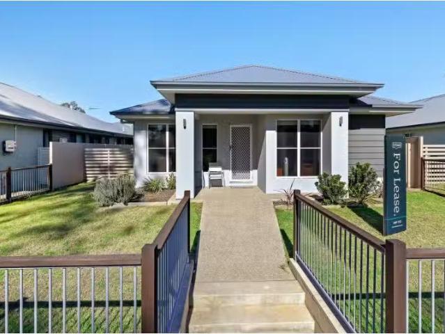 Cheap 4 BR 14 Chapell Street, North Rothbury House for rent L.