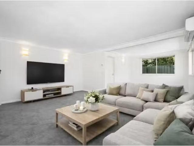 Just in! 4 BR 14 Dookie Street, FARRER House for rent Listed.