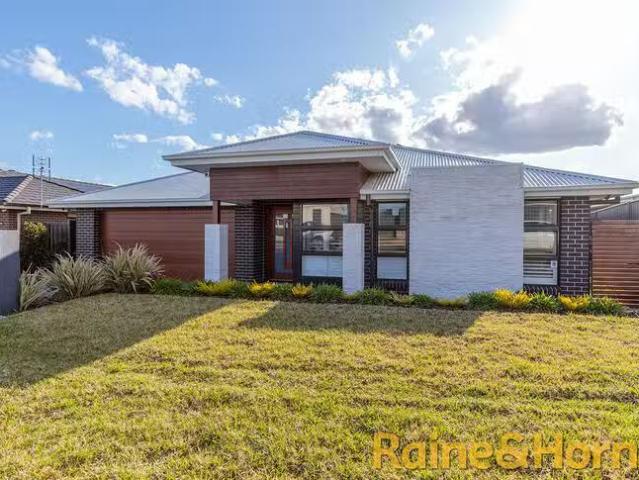 For Rent! 4 BR 14 Freshwater Drive, Dubbo, NSW 2830