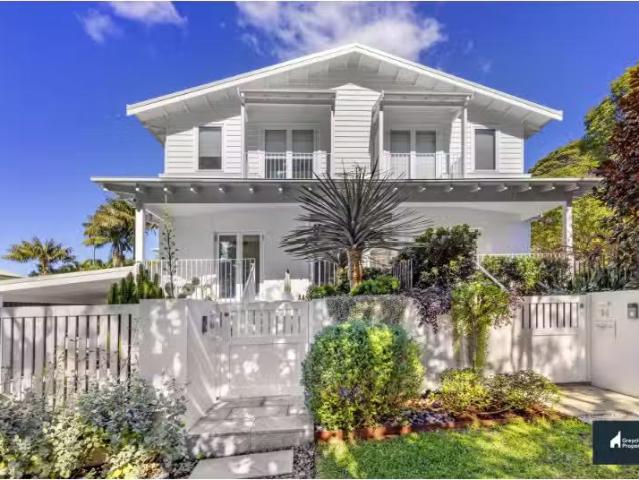 Deal! 4 BR 14A Soldiers Avenue, FRESHWATER House for rent Lis.