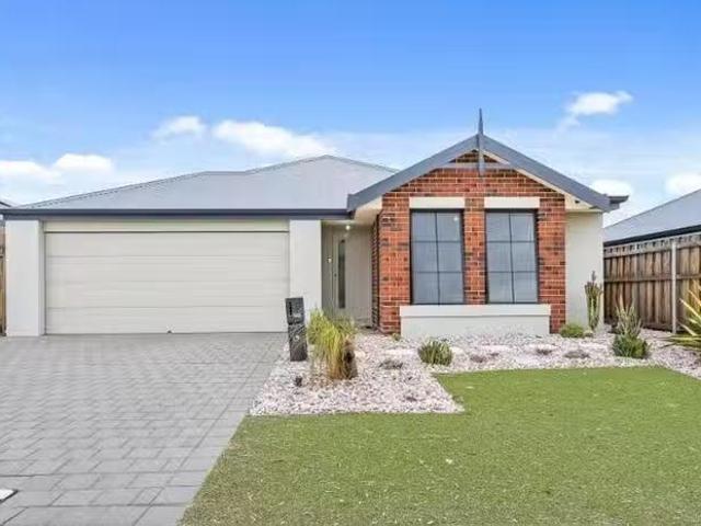 Deal! 4 BR 15 Glider Street, Ellenbrook, WA 6069