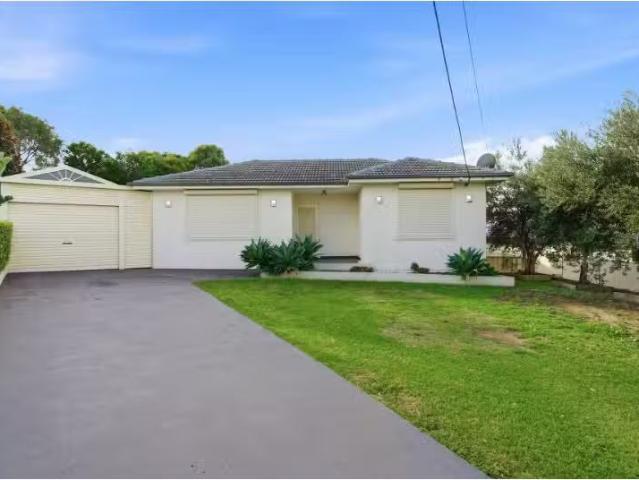 Cheap 4 BR 15 Dobell Street, Mount Pritchard House for rent L.