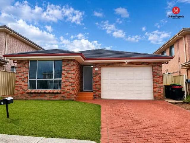 Deal! 4 BR 15 Wingham Road, CARNES HILL House for rent Listed.