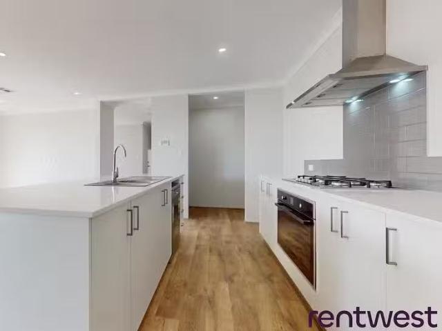 Charming 4 BR 16 Coloration Road, Eglinton, WA 6034