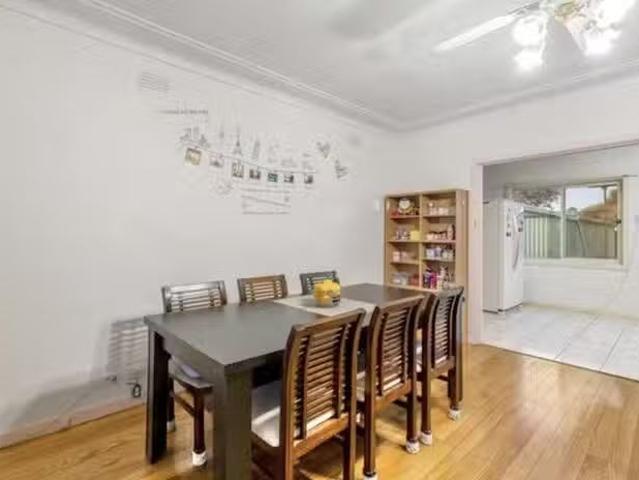 Nice 4 BR 16 Arunta Crescent, Clarinda, VIC 3169