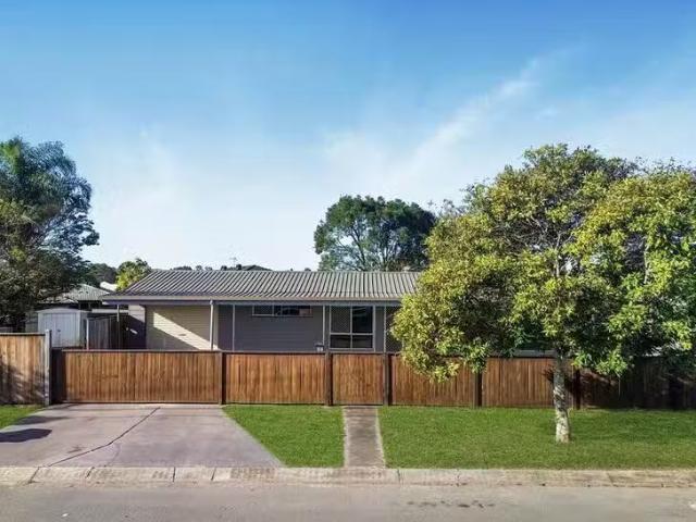 Cozy 4 BR 17 Ascot Drive, Loganholme, QLD 4129