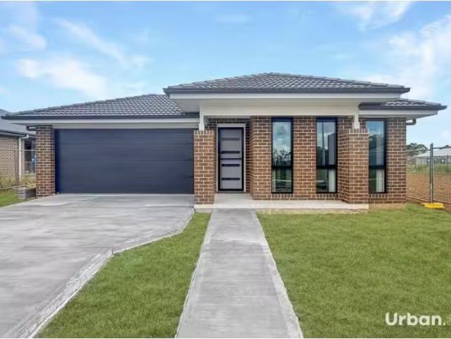 Cheap 4 BR 17 Blossom Way, Bellbird House for rent Listed by.