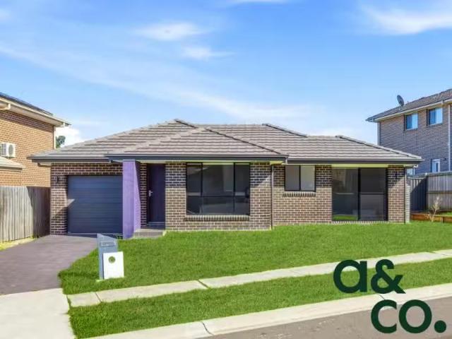 Charming 4 BR 18 Arnhem Road, EDMONDSON PARK House for rent L.