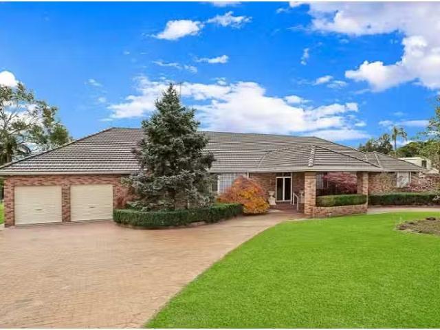 Nice 4 BR 19 Harrisons Lane, Glenorie House for rent Listed b.