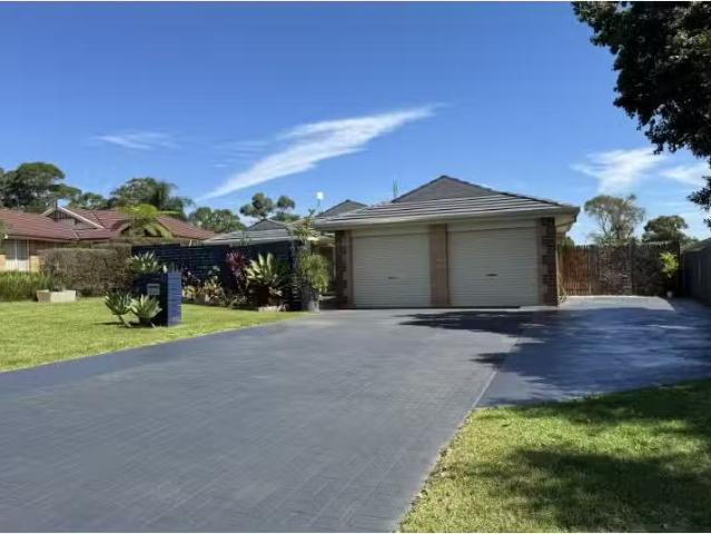 Rental! 4 BR 19 Illawarra Circuit, Worrigee House for rent Li.