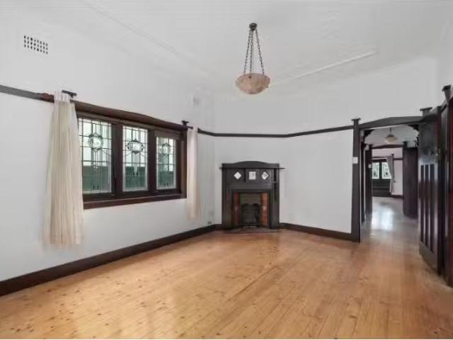 Cheap 4 BR 1A Yule Street, Dulwich Hill House for rent Listed.
