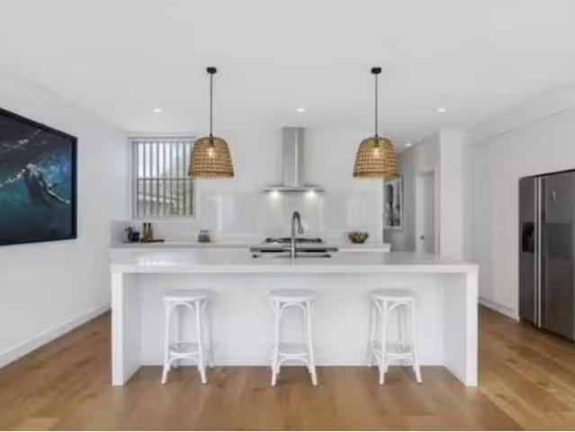 Just in! 4 BR 20 Knowles Avenue, North Bondi House for rent L.