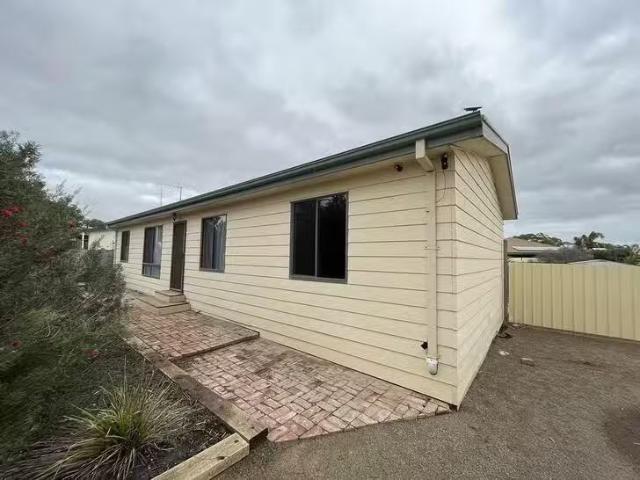 Unique 4 BR 20 Kadina Road, Wallaroo, SA 5556