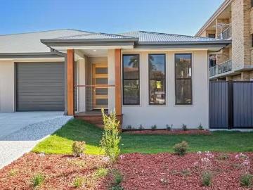 Unique 4 BR 2/17 Elcata Avenue, Bellara, QLD 4507