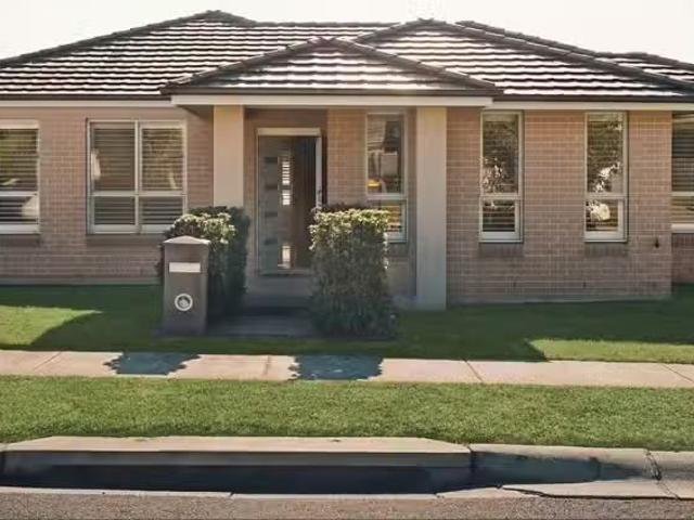 Cozy 4 BR 21 Penstock Street, Leppington House for rent Liste.