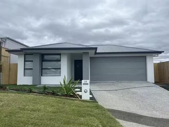 Nice 4 BR 22 Finch Street, Ripley, QLD 4306