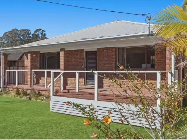 New 4 BR 27 Cadonia Road, TUGGERAWONG House for rent Listed b.