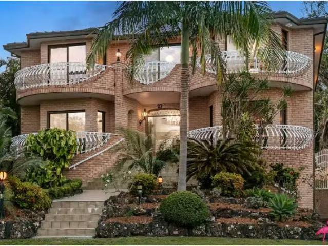 Unique 4 BR 27 Langer Avenue, Caringbah South House for rent.